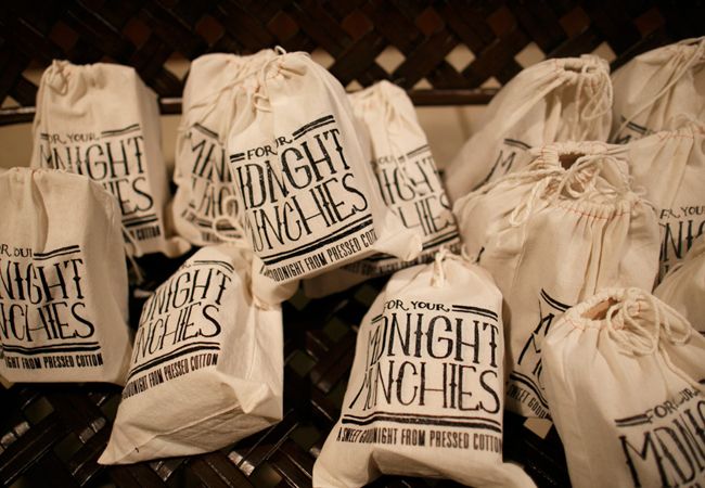 snack bags for wedding guests